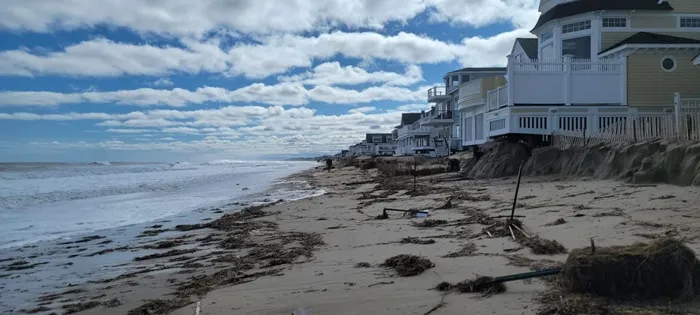 Bang Massachusetts (Hoa Kỳ): Mất cồn cát chắn sóng trị giá hàng triệu USD 