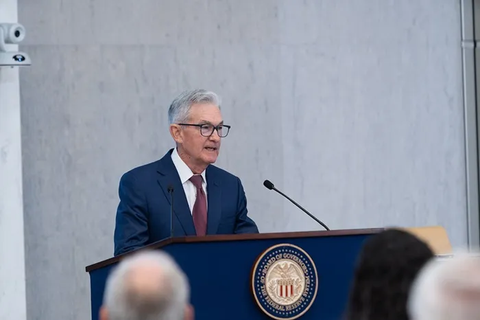 Hoa Kỳ: Thống đốc Fed cho rằng không cần cắt giảm lãi suất sớm