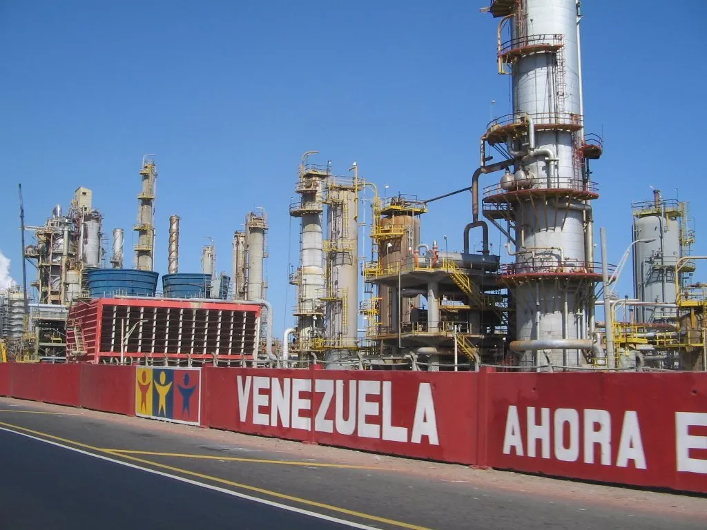 Châu Âu vận chuyển dầu Venezuela thay thế nguồn dầu Nga