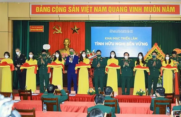 Triển lãm “Tình hữu nghị bền vững” kỷ niệm quan hệ Việt - Nga
