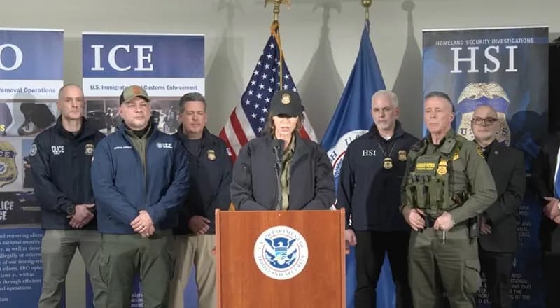 Đặc vụ ICE bắn chết người gây tranh cãi dữ dội