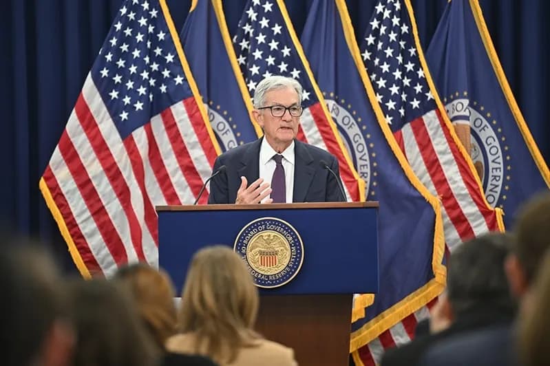 Fed giữ nguyên mức lãi suất 