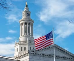 USCIS tăng phí xử lý hồ sơ ưu tiên từ tháng 3/2026