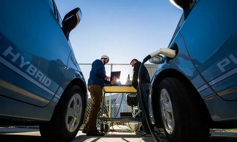 Hoa Kỳ: Giá xăng vẫn ở mức cao dù đã giảm nhẹ