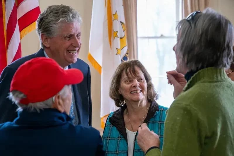 Tòa án liên bang ngăn DOJ thu thập dữ liệu cử tri bang Rhode Island