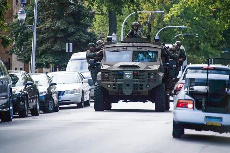 Không truy tố 2 người đàn ông bị cáo buộc hành hung nhân viên ICE