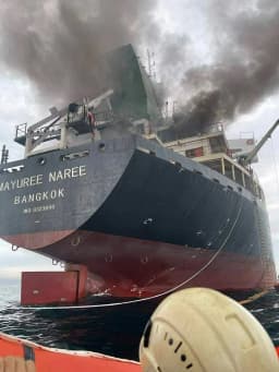 Iran nêu điều kiện để tàu thuyền đi qua eo biển Hormuz 