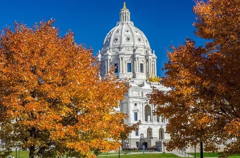 Chính quyền Trump xem xét quy chế tị nạn của cư dân Minnesota