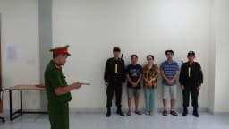 Bắt nhóm sản xuất 3000 sản phẩm chứa thạch tín bán cho nha khoa