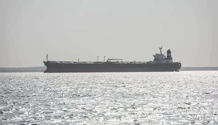 Trump trừng phạt doanh nghiệp, tàu chở dầu Trung Quốc liên quan Venezuela