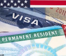 Thường trú nhân và nỗi lo ngại mất thẻ xanh khi ra khỏi Mỹ nhiều lần