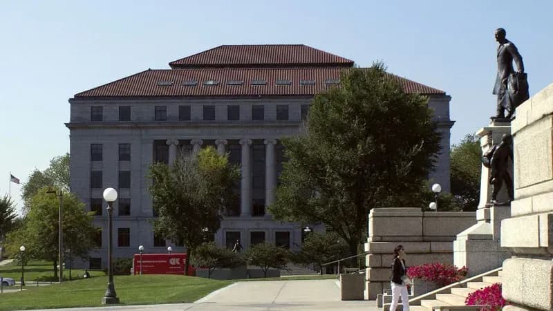 Gần 6.900 công dân Hoa Kỳ bị đóng băng tài khoản do nghi lừa đảo