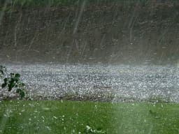 Miền Trung Việt Nam tiếp tục có mưa lớn