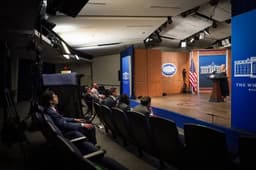 Chính quyền ông Trump cân nhắc đình chỉ lệnh “Habeas Corpus” đối với người di cư