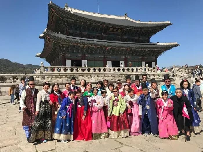 Hàn Quốc gia hạn miễn phí visa đoàn cho du khách Việt Nam