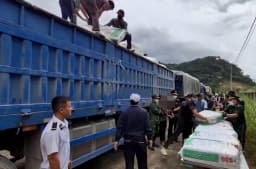 Việt Nam: Bắt 2 đối tượng người Lào vận chuyển 500kg ma túy vào Quảng Trị