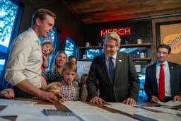 Hoàn thuế tại Hoa Kỳ tăng trung bình 350 USD trước hạn nộp thuế