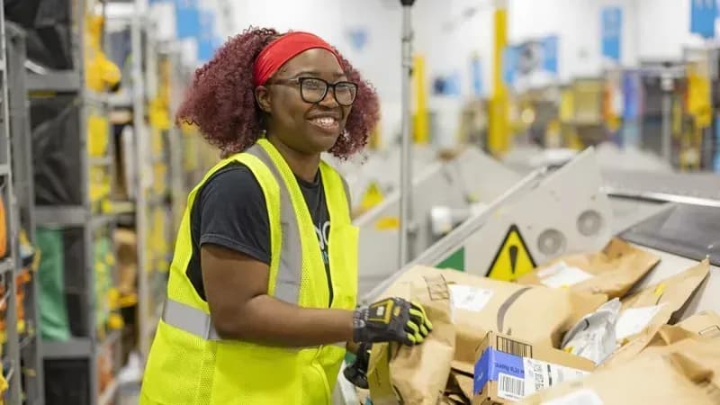 Hàng chục ngàn việc làm ở Amazon bị trí tuệ nhân tạo thay thế?