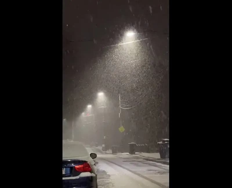 Hoa Kỳ: Thời tiết mùa đông gây gián đoạn giao thông nghiêm trọng