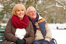 Chủ động bảo vệ sức khỏe người cao tuổi trước rét đậm, rét hại