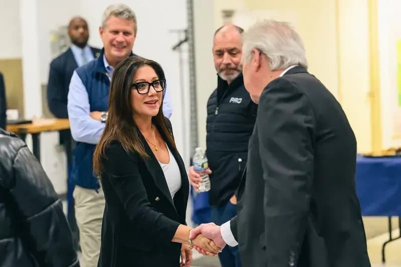 Thêm thành viên Nội các Hoa Kỳ từ chức giữa vòng vây cáo buộc