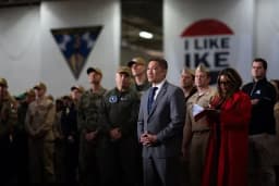 Bộ trưởng Hải quân Hoa Kỳ bất ngờ từ chức