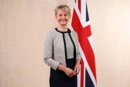 Anh tạm dừng chương trình đoàn tụ gia đình cho người tị nạn