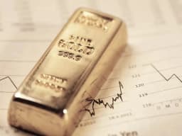 Căng thẳng Trung Đông đẩy giá vàng và giá dầu tăng vọt 