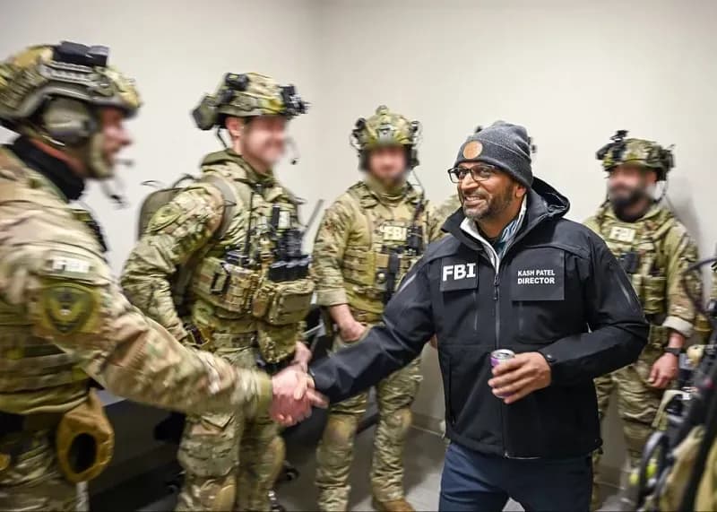 Tổ chức giám sát yêu cầu FBI cung cấp lịch làm việc của ông Kash Patel