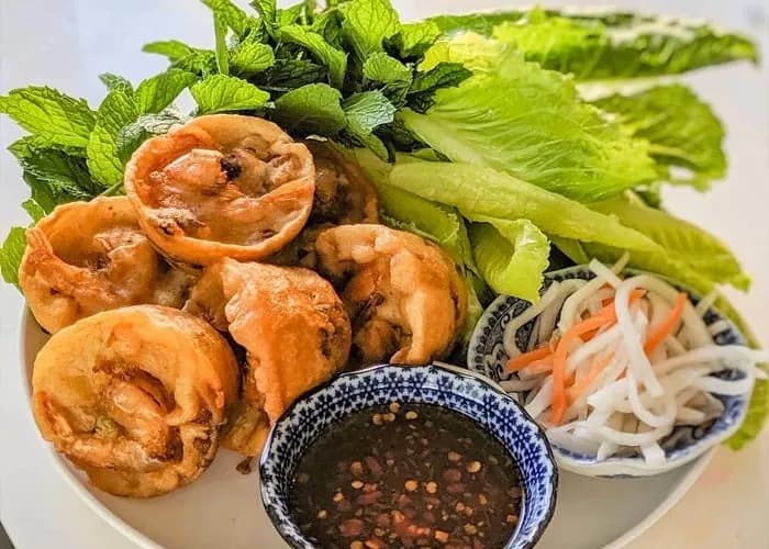 Bánh cống miền Tây - Món ăn giòn rụm gây thương nhớ