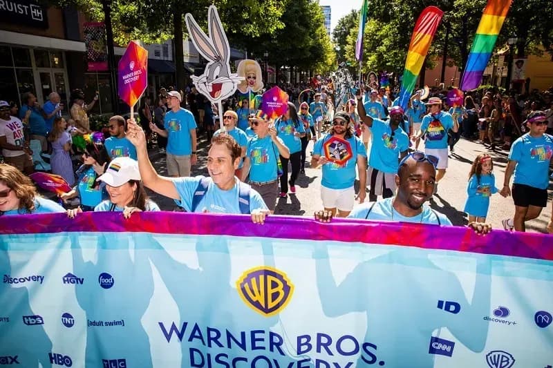 Nhiều lo ngại xoay quanh thương vụ Netflix mua Warner Bros. Discovery