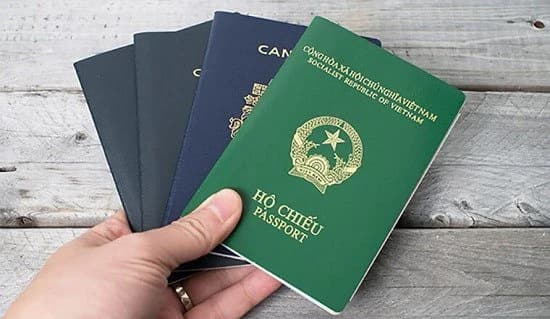 Việt Nam: Công dân phẫu thuật thẩm mỹ nên đổi hộ chiếu