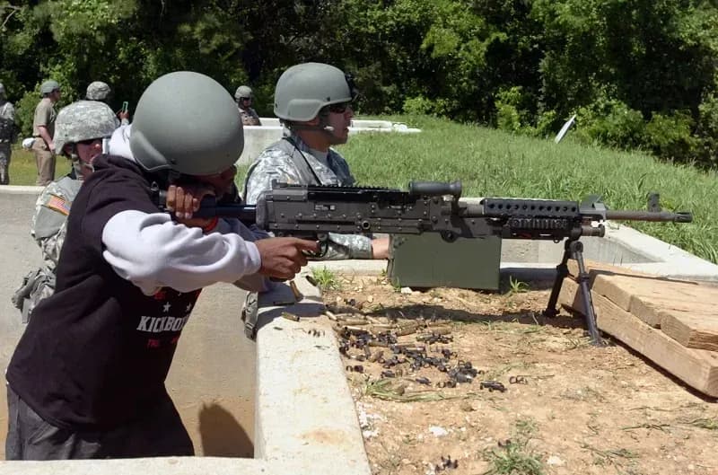 Illinois và Chicago kêu gọi SCOTUS giữ nguyên lệnh cấm triển khai NG