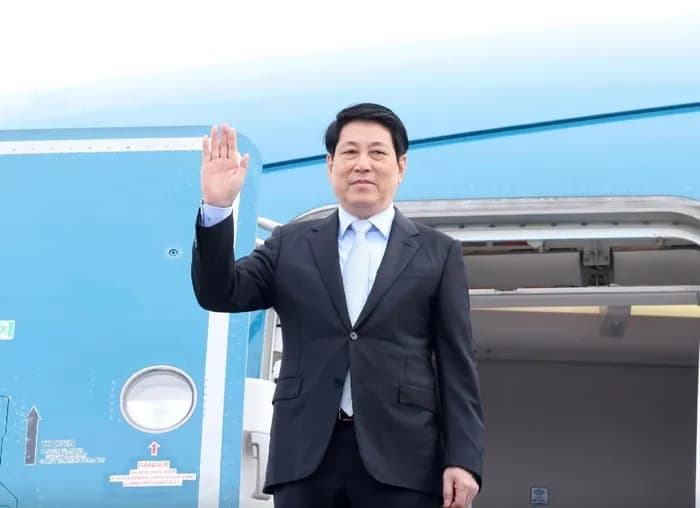 Chủ tịch nước Việt Nam lên đường dự Tuần lễ cấp cao APEC