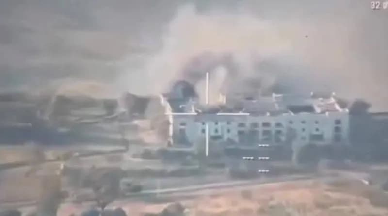 Thái Lan - Campuchia tấn công nhau bằng vũ khí hạng nặng