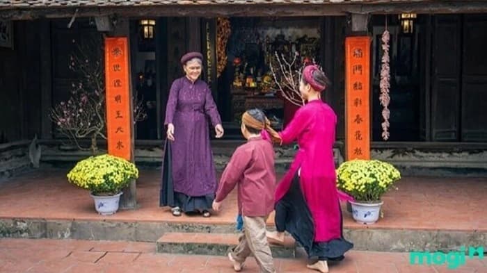 Xông đất ngày Tết: Nghi thức khởi đầu của niềm tin và phúc lành