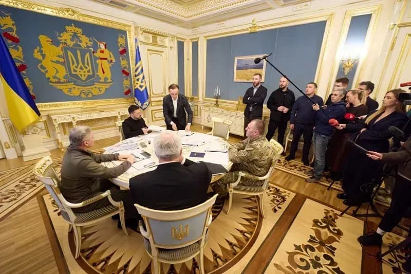 Nga tấn công Ukraine giữa lúc cố vấn Zelenskyy tới Hoa Kỳ