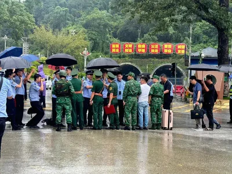 Nhóm người Trung Quốc lừa đảo bị bắt tại Việt Nam