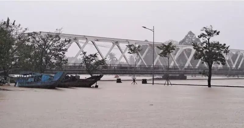 Việt Nam: Huế sơ tán 265 hộ dân do ảnh hưởng mưa bão