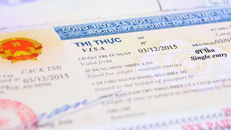 Việt Nam giảm thời gian cấp Giấy miễn thị thực còn 1 ngày