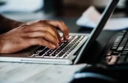 Anh phối hợp Microsoft xây dựng hệ thống phát hiện nội dung Deepfake Anh phối hợp Microsoft xây dựng hệ thống phát hiện nội dung Deepfake